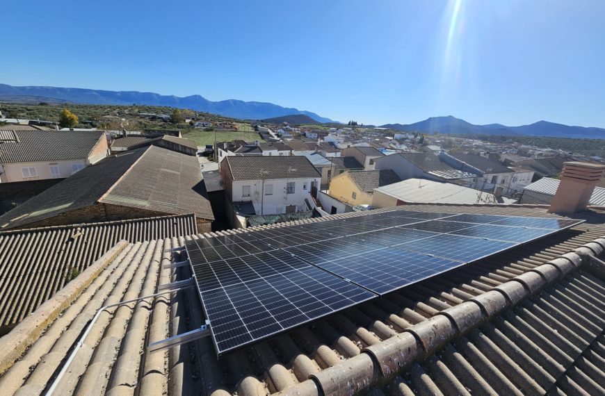 Instalación solar fotovoltaica Dehesas Viejas, Granada