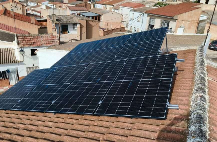 Instalación de placas solares Granada Otura