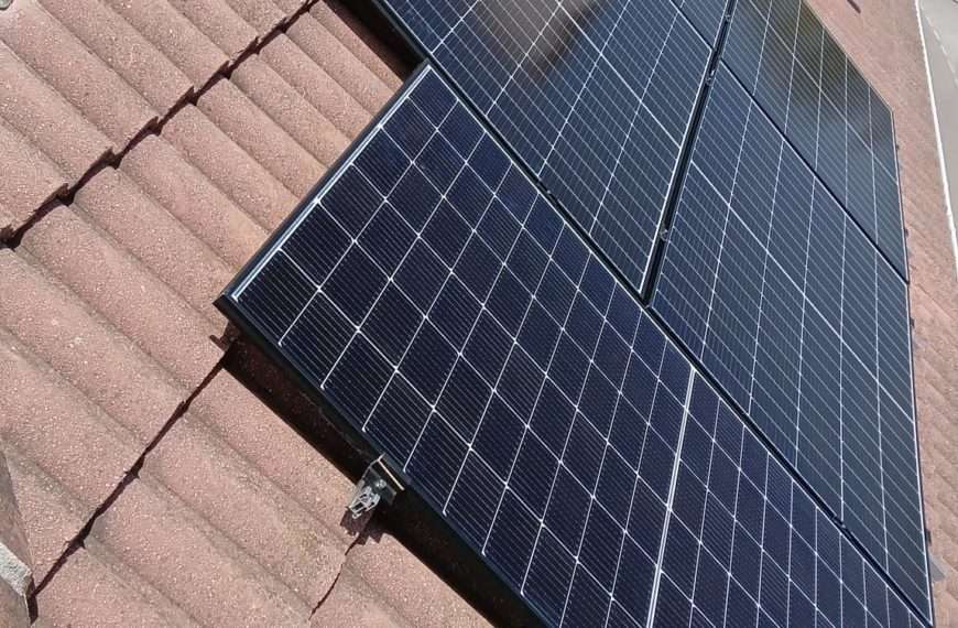 Instalación placas solares en Alcaucín
