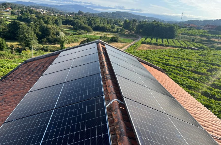 ¡Adiós a las Facturas Disparadas! Descubre Cómo la Energía Solar Transforma tu Hogar en Málaga