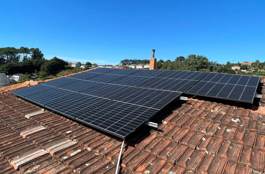 Instalamos 11 paneles solares en A Coruña con inversor de 5 kW
