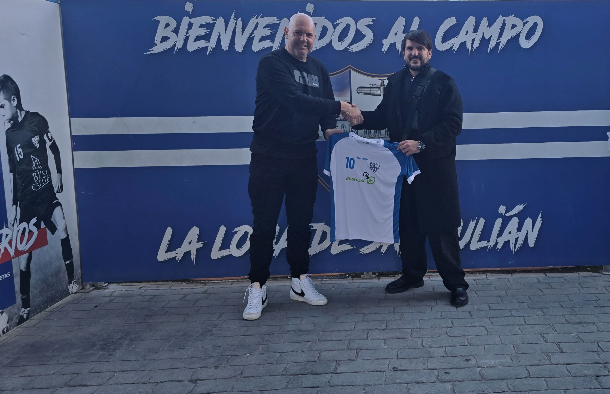 Ahorasol patrocina el club de futbo Atletico de San Julián